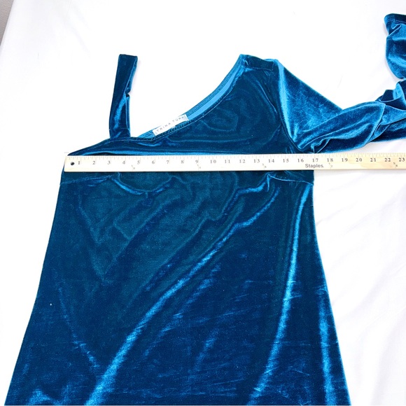 Trina Turk Skies Are Blue one-shoulder velvet dress - Picture 6 of 9